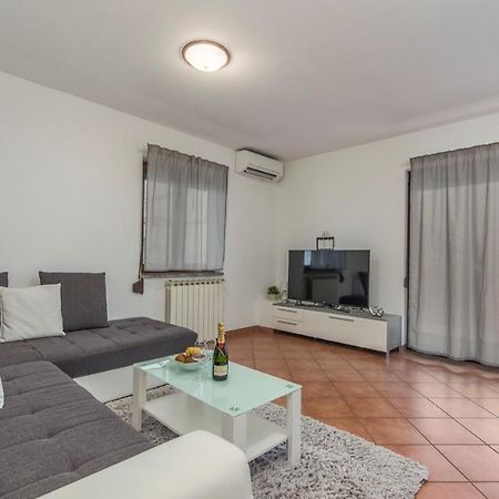 Apartment Narcisa With Terrace Umag Zewnętrze zdjęcie